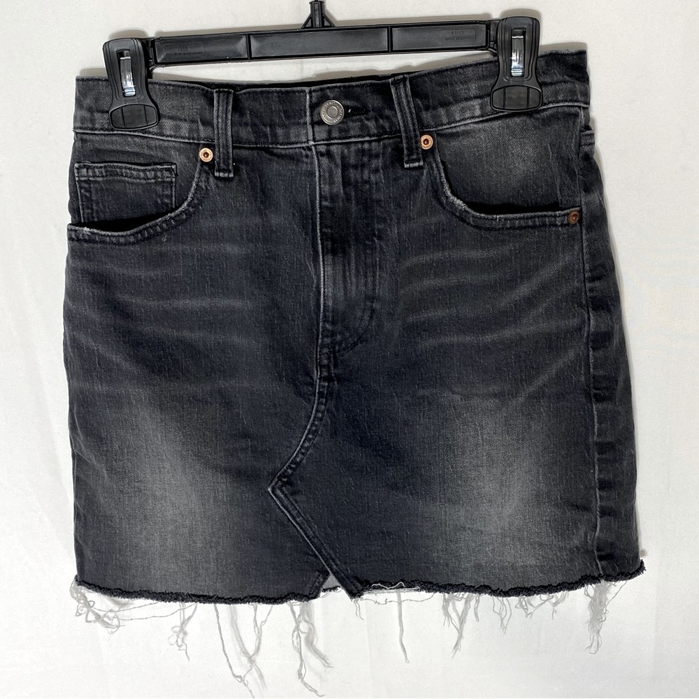 Lucky Brand Washed Black Lightly Distressed Raw Hem Denim Jean Skirt 2 Festival